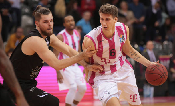 在竞争力和 在竞争力和