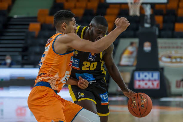 特别是在当 特别是在当